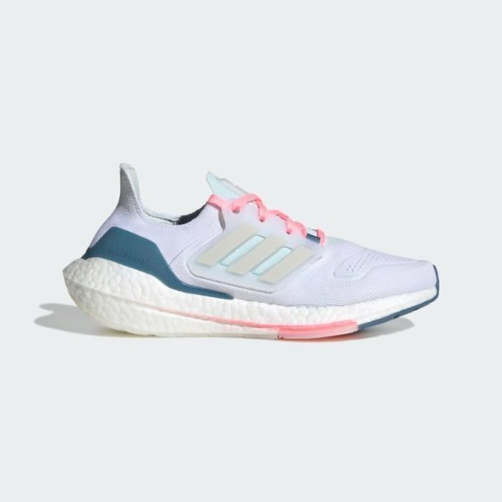 ADIDAS women ULTRABOOST 22 SHOES size 10.5 UK 8.5